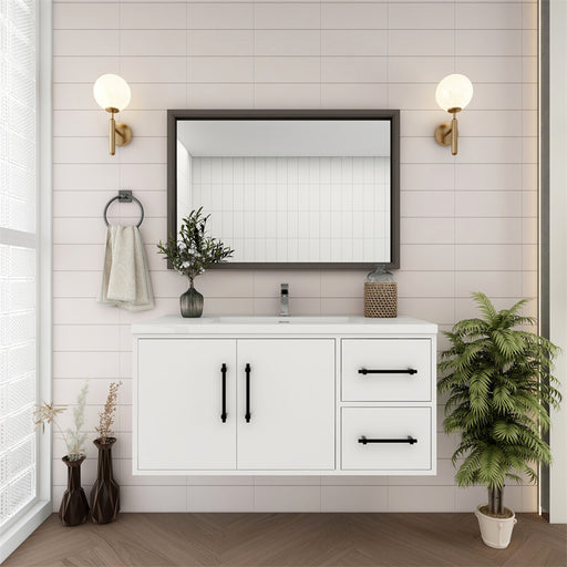 Victoria 42R Matte White